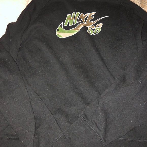 Nike Tops - 3/$25💕Nike SB camo sweatshirt